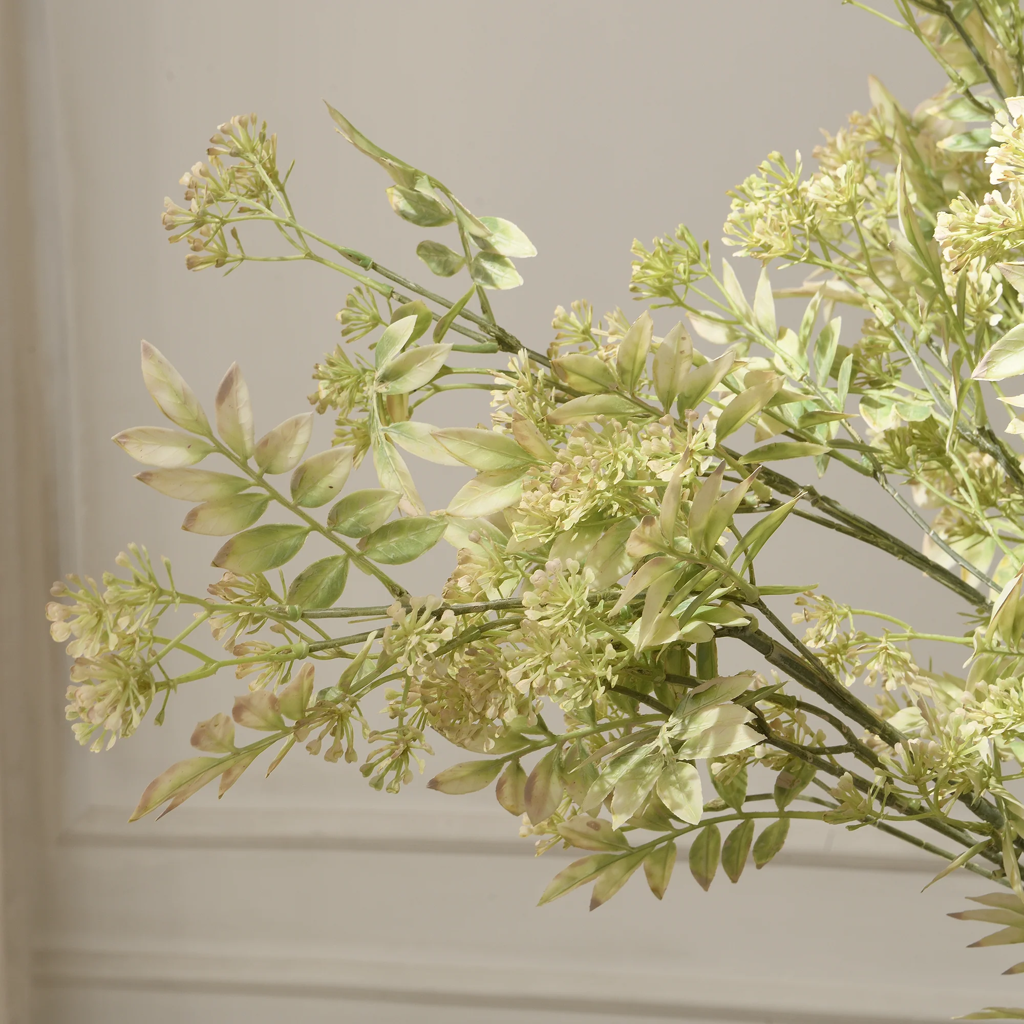 Feuillage pointu avec fleurs 110 cm - Image 3