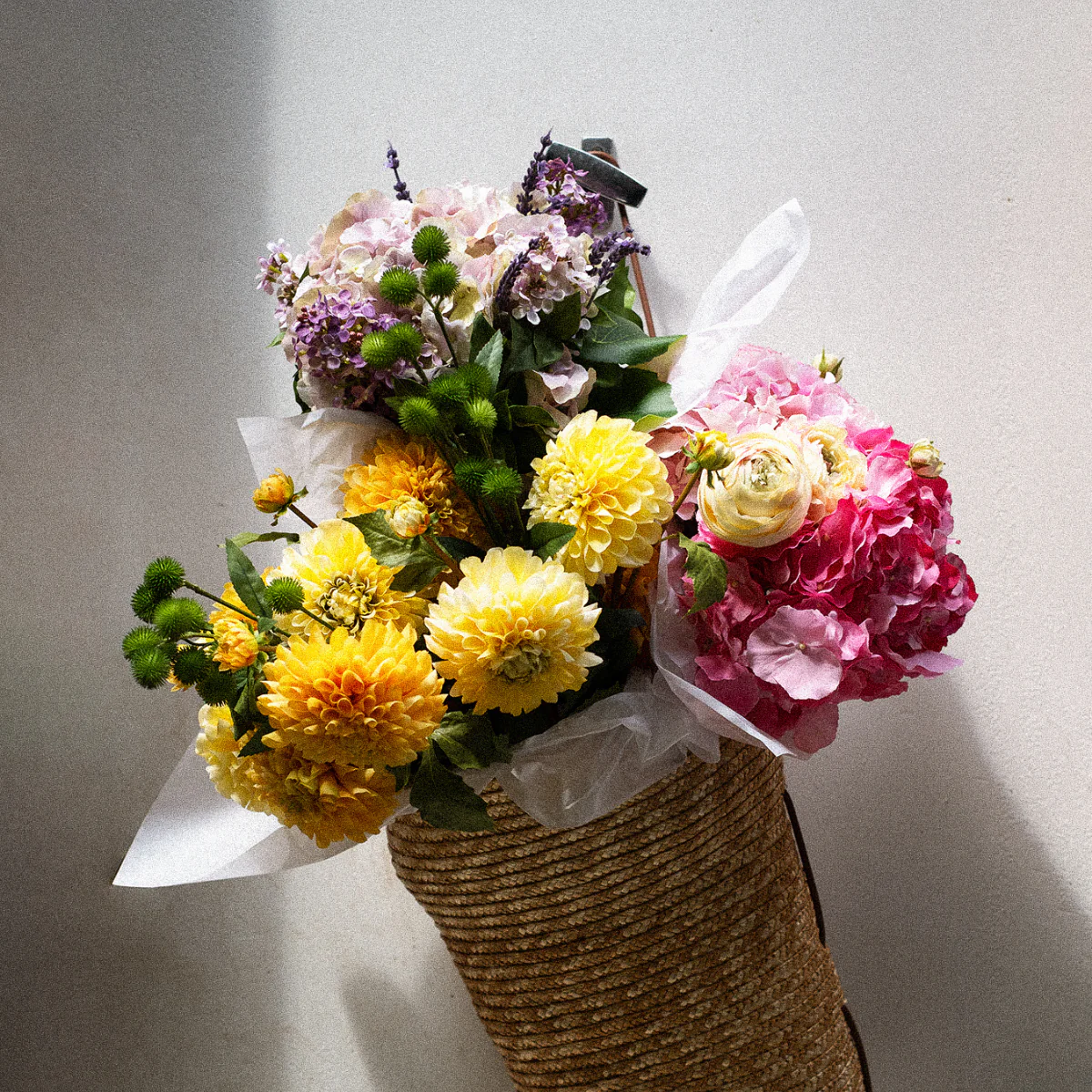 Tige de Dahlia avec bourgeon - Image 10